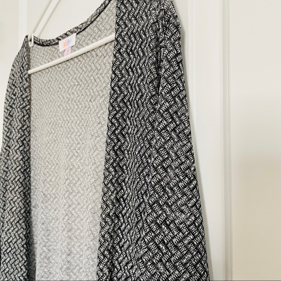 LuLaRoe Sarah Duster - Picture 2 of 6